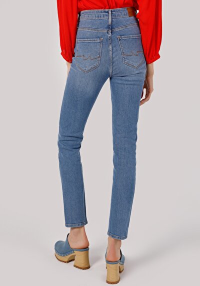 Image de 703 Carla Pantalon Straight Leg En Slim Fit Femme