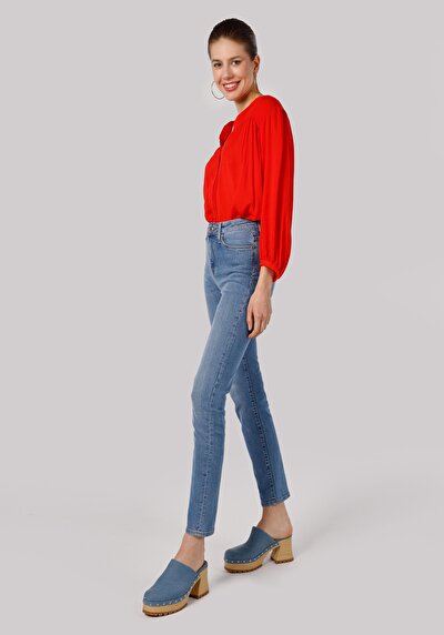 Image de 703 Carla Pantalon Straight Leg En Slim Fit Femme