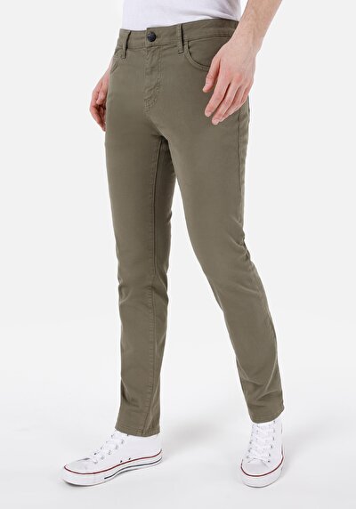 Image de Pantalon Kaki Straight Leg Low Rise En Chino Straight Fit Homme
