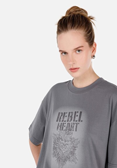 Image de T-shirt À Manches Courtes Gris Comfort Fit Imprimé Femme