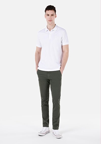 Afficher les détails de Pantalon Vert Straight Leg Medium Rise En Gabardine Slim Fit Homme