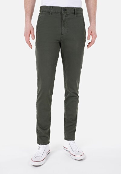 Afficher les détails de Pantalon Vert Straight Leg Medium Rise En Gabardine Slim Fit Homme