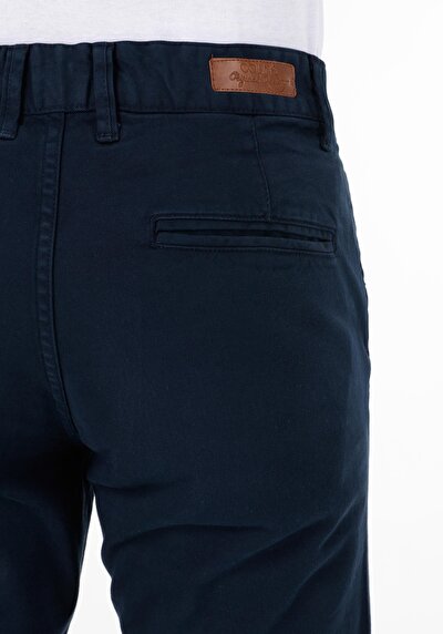 Afficher les détails de Pantalon  Straight Leg Medium Rise En Gabardine Slim Fit Homme