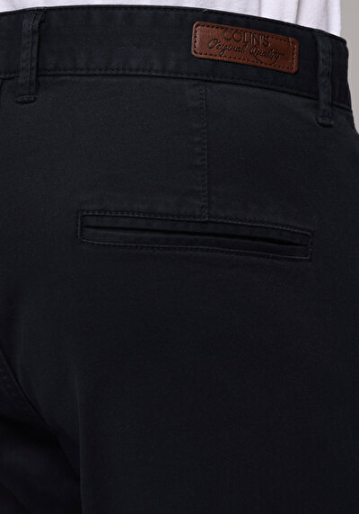 Afficher les détails de Pantalon Marine Straight Leg Medium Rise En Gabardine Slim Fit Homme