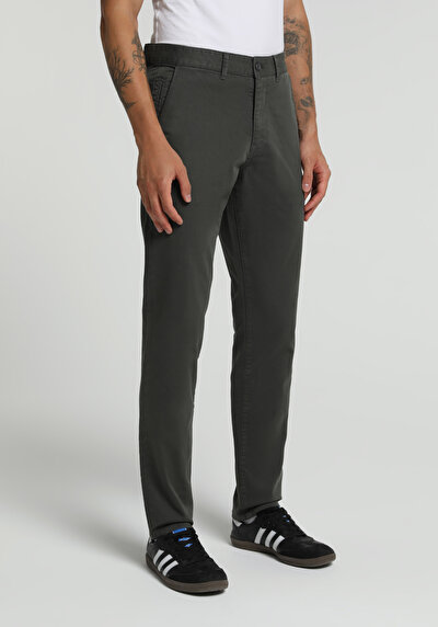 Image de Pantalon Vert Straight Leg Medium Rise En Gabardine Slim Fit Homme