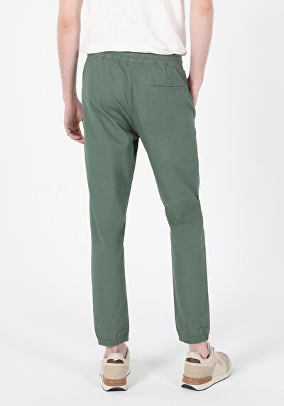 Afficher les détails de Pantalon Vert   En   Homme
