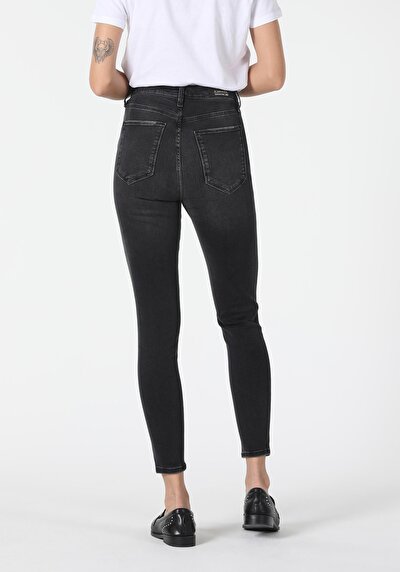 Image de 760 Diana Pantalon Denim Skinny Leg En Super Slim Fit Femme