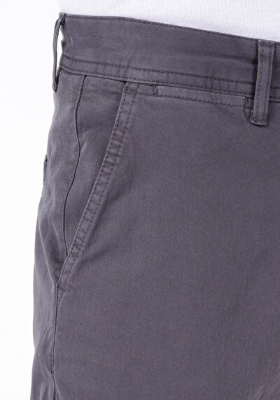 Afficher les détails de Pantalon Gris Straight Leg Medium Rise En Chino Regular Fit Homme