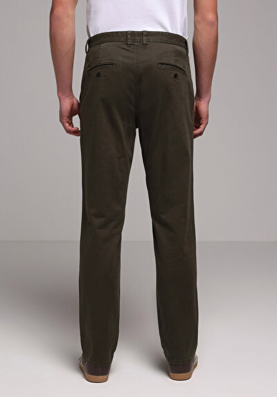 Image de Pantalon Vert Straight Leg Medium Rise En Chino Regular Fit Homme