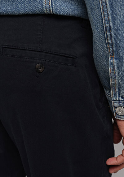 Afficher les détails de Pantalon Marine Straight Leg Medium Rise En Chino Regular Fit Homme