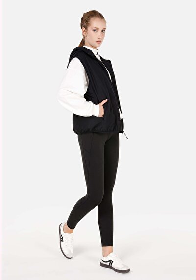 Afficher les détails de Gilet Noir Regular Fit Femme