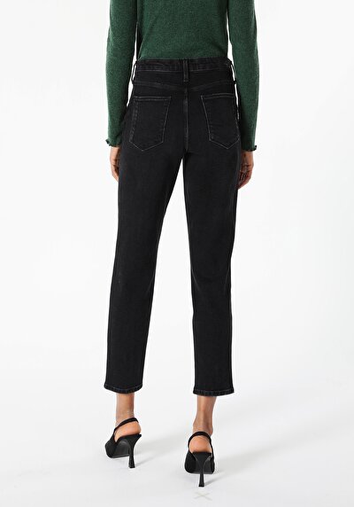 Image de 891 Maya Pantalon Noir En Slim Fit Femme
