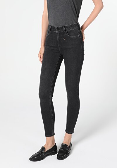 Image de 759 Lara Pantalon Denim Skinny Leg En Super Slim Fit Femme