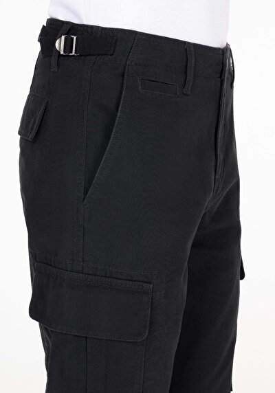 Image de Pantalon Noir Düz Paça Medium Rise En Sergé Comfort Fit Homme