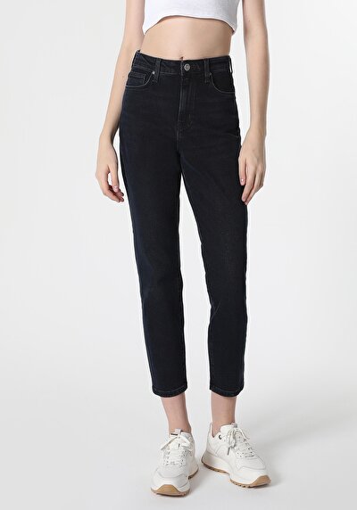Image de 891 Maya Pantalon Denim Tapered Leg En Slim Fit Femme