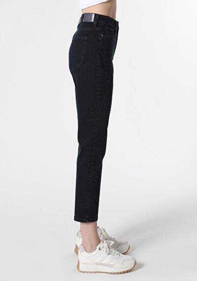Image de 891 Maya Pantalon Denim Tapered Leg  En  Slim Fit Femme