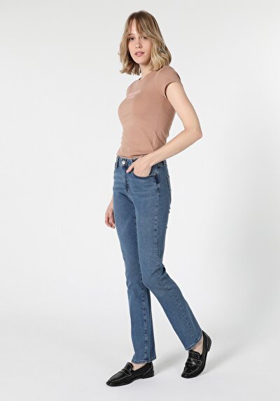 Image de 792 Mila Pantalon Denim Straight Leg En Regular Fit Femme