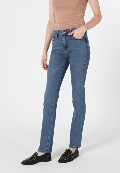 Image de 792 Mila Pantalon Denim Straight Leg  En  Regular Fit Femme