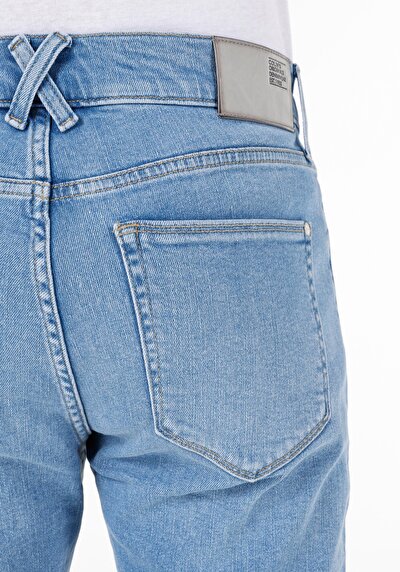 Afficher les détails de Short Bleu Slim Fit Homme