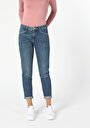 thumb-Afficher les détails de 893 Julia Pantalon Denim Tapered Leg  En  Boyfriend Fit Femme