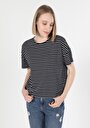thumb-Afficher les détails de T-shirt À Manches Courtes Marine   Femme
