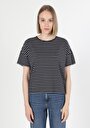 thumb-Afficher les détails de T-shirt À Manches Courtes Marine   Femme