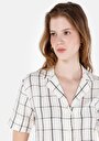 thumb-Afficher les détails de Chemise À Manches Courtes Ecru  Regular Fit Femme