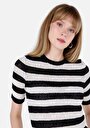 thumb-Afficher les détails de Tricot Noir Slim Fit  Femme