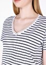 thumb-Afficher les détails de T-shirt À Manches Courtes Marine Regular Fit Rayé Femme