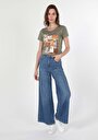 thumb-Afficher les détails de T-shirt À Manches Courtes Kaki   Femme