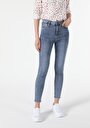 thumb-Afficher les détails de 760 Diana Pantalon Denim Skinny  Leg  En  Super Slim Fit Femme