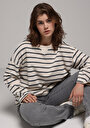 thumb-Afficher les détails de Pull-over Ecru Relax Fit  Femme