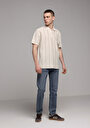 thumb-Afficher les détails de T-shirt Polo À Manches Courtes Ecru Rayé Comfort Fit Homme