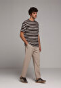 thumb-Afficher les détails de Pantalon Beige Straight Leg Medium Rise En Verrouillage Regular Fit Homme