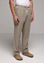thumb-Afficher les détails de Pantalon Beige Straight Leg Medium Rise En Sergé Regular Fit Homme