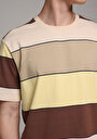 thumb-Afficher les détails de T-shirt À Manches Courtes Jaune Regular Fit Rayé Homme