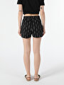 thumb-Afficher les détails de Short Noir Regular Fit Femme