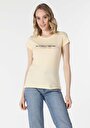thumb-Afficher les détails de T-shirt À Manches Courtes Jaune Slim Fit  Femme