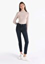 thumb-Afficher les détails de 703 Carla Pantalon Bleu Foncé Straight Leg Medium Rise En  Slim Fit Femme