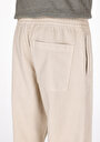 thumb-Afficher les détails de Pantalon Beige Loose Leg Medium Rise En Gabardine Relaxed Fit Homme