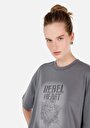thumb-Afficher les détails de T-shirt À Manches Courtes Gris Comfort Fit Imprimé Femme