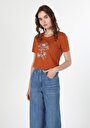 thumb-Afficher les détails de T-shirt À Manches Courtes Rouge   Femme